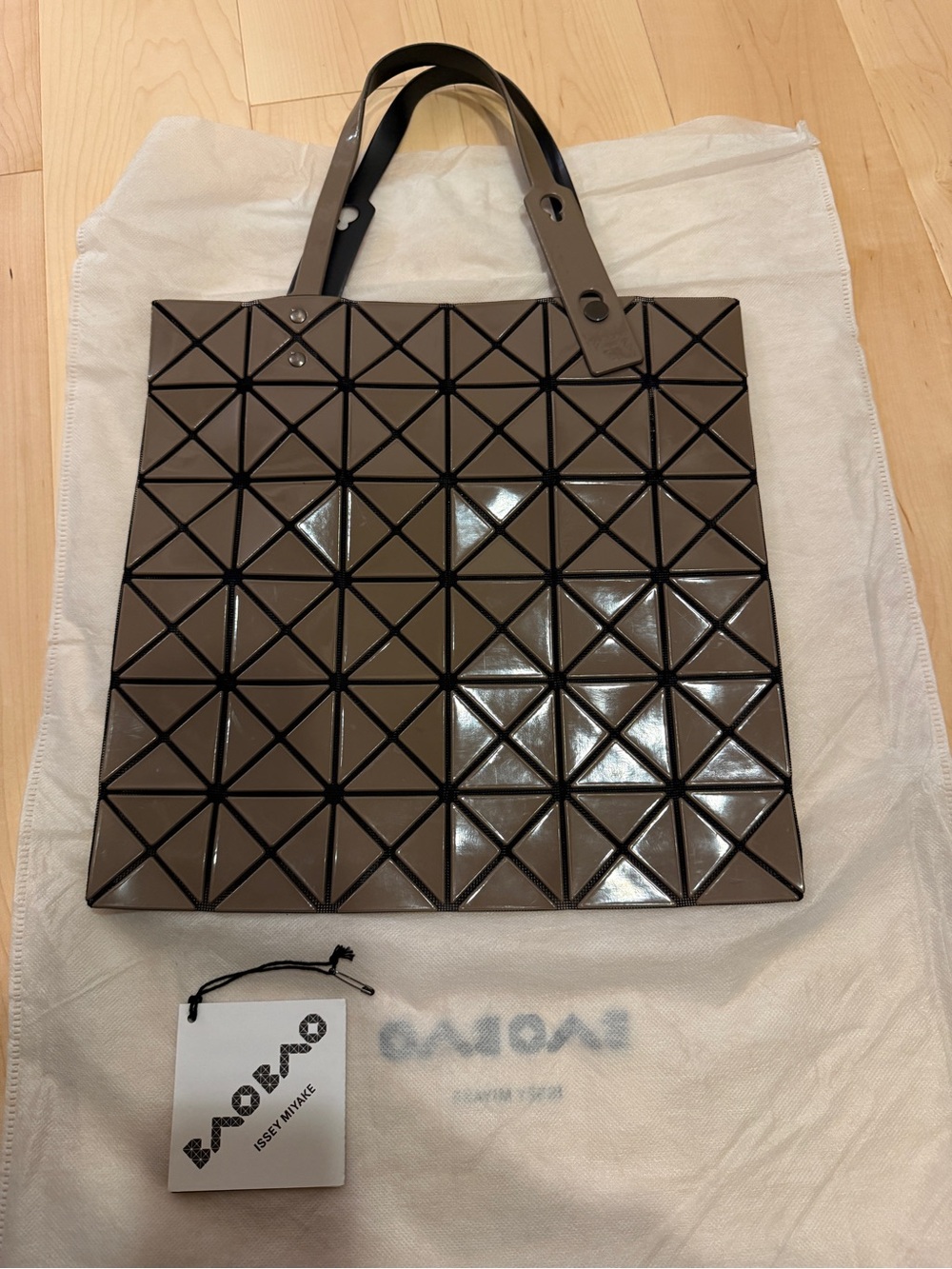 issey miyake bag - Picture 2 of 4